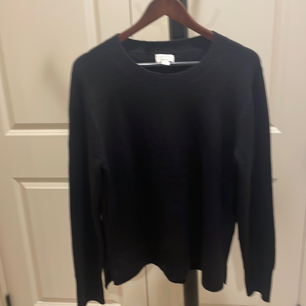 J.crew Extra Soft Sweater size large. Brand new, never worn, excellent condition